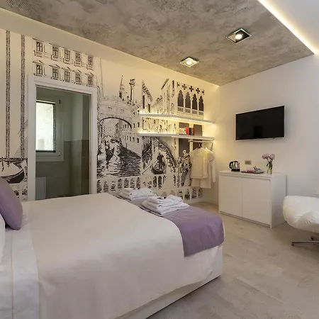 Ca' De La Fonte - Wenice Deep Culture Guest house