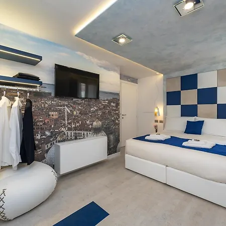 Guest house Ca' De La Fonte - Wenice Deep Culture 2*