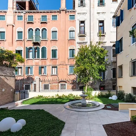 Ca' De La Fonte - Wenice Deep Culture Guest house