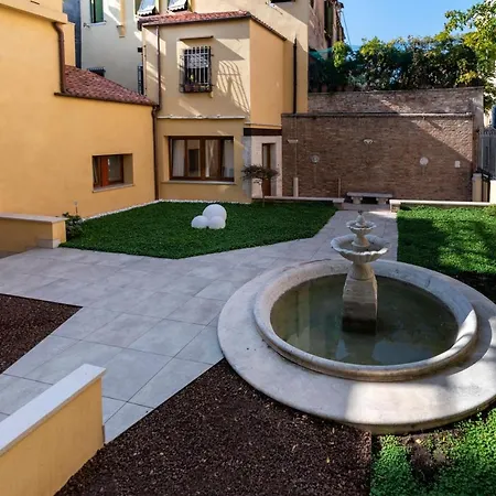 Guest house Ca' De La Fonte - Wenice Deep Culture 2*